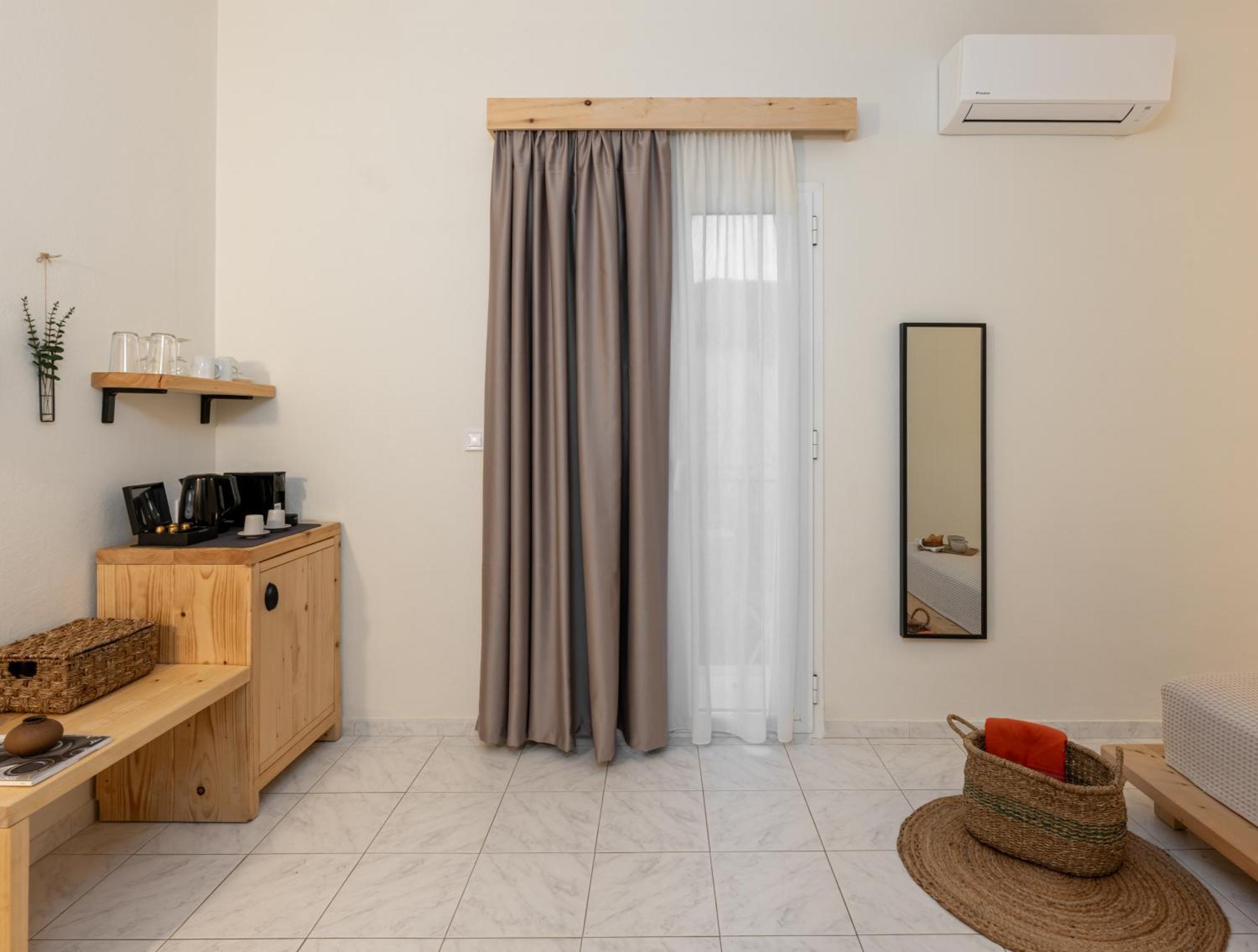 Capella Skiathos, Town Exterior photo