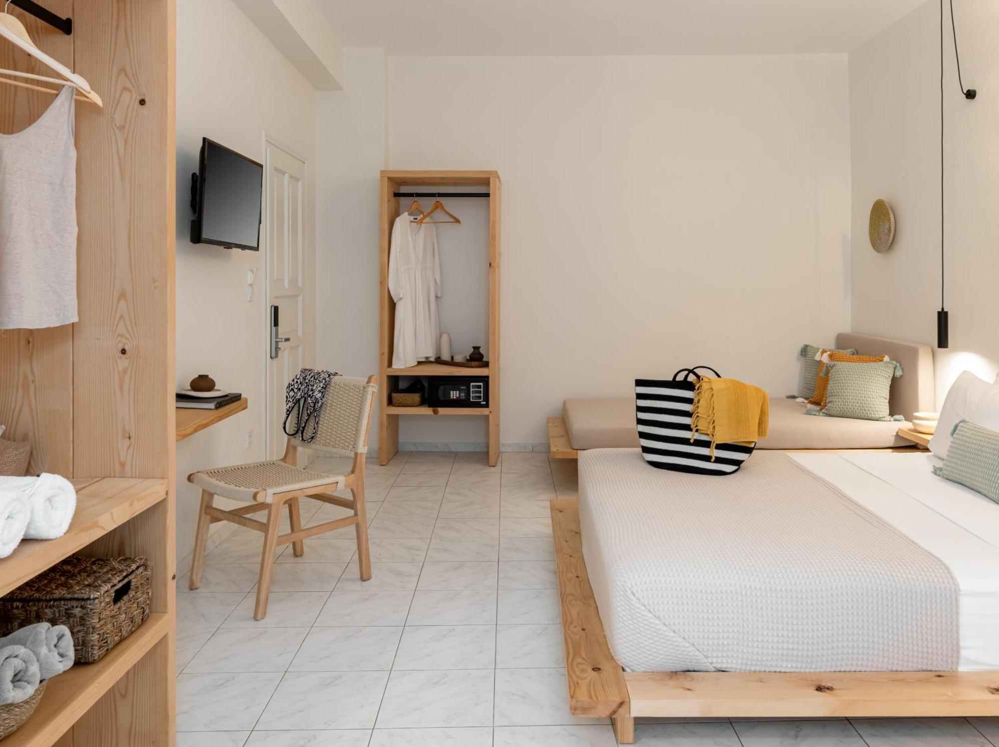 Capella Skiathos, Town Exterior photo